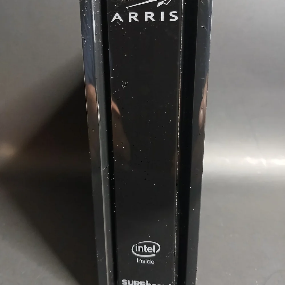 Arris Surfboard DOCSIS, 3.0 cable modem &wifi router, new in original pkg